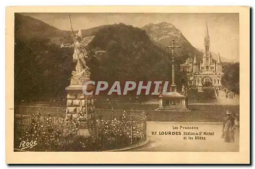 Cartes postales Lourdes Statue de St Michel et les Allees