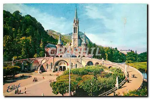 Cartes postales Lourdes La Basilique et l'Esplanade