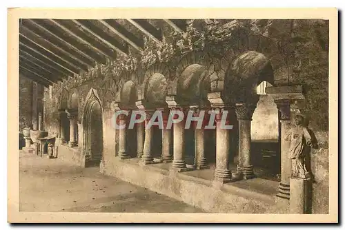 Ansichtskarte AK Charlieu Loire Abbaye Benedictine Cloitre a colonnes jumelees Roman primitif