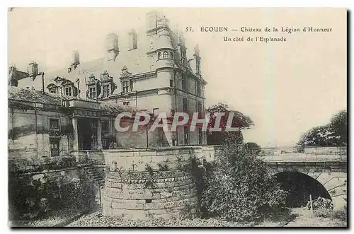 Cartes postales Ecouen Chateau de la Legion d'Honneur Un cote de l'Esplanade