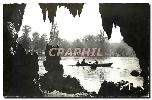 Cartes postales Images de France En Flanant au Bois de Vincennes Dans les grottes du Lac Daumesnil