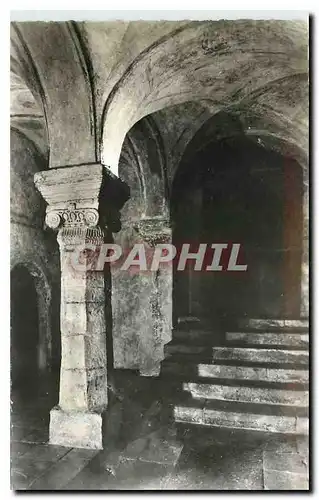 Ansichtskarte AK Auxerre Yonne Cryptes de l'Eglise Saint Germain Chapiteau ionique dans les Cryptes