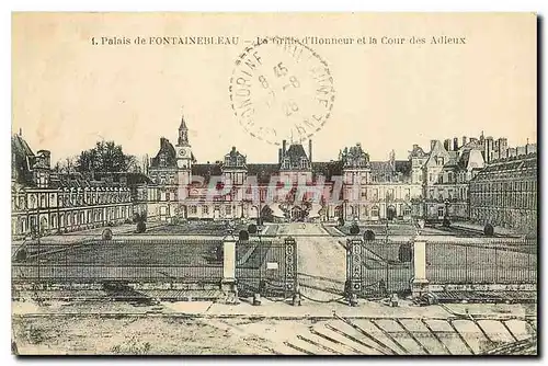 Cartes postales Palais de Fontainebleau Le Grille d'Honneur et la Cour des Adieux