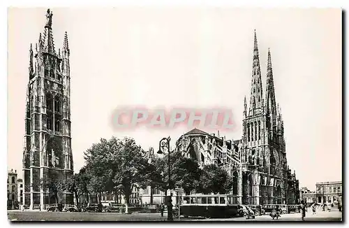 Cartes postales moderne Bordeaux La Cathedrale et la Tour Pey Berland