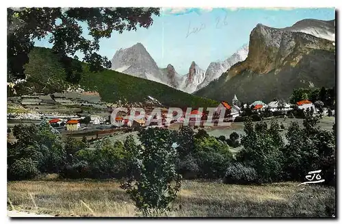 Cartes postales moderne Les Alpes Lus la Croix Haute Vue generale de la R N dans le fond la Crete des Aiguilles