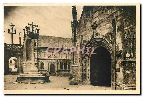 Cartes postales Bretagne Lampaul Finistere Le Calvaire le Porche et le Baptistere