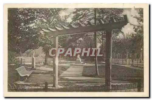 Cartes postales Montelimar Un Coin du Parc du Jardin des Enfants