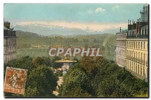 Cartes postales Pau Place Royale et la Chaine des Pyrenees