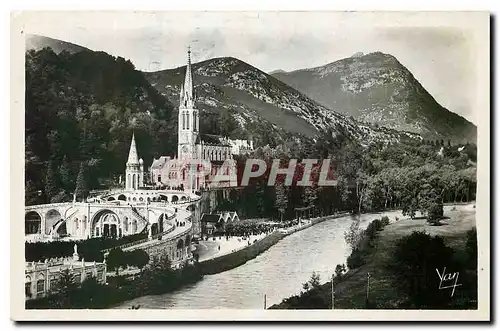 Cartes postales Lourdes La Basilique et le Gave