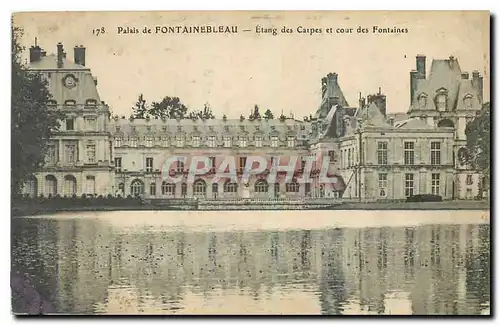 Ansichtskarte AK Palais de Fontainebleau Etang des Carpes et cour des Fontaines