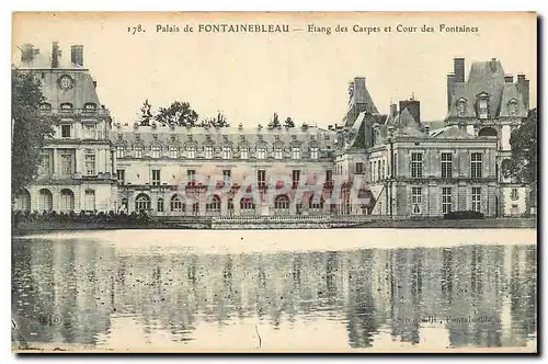 Cartes postales Palais de Fontainebleau Etang des Carpes et Cour des Fontaines