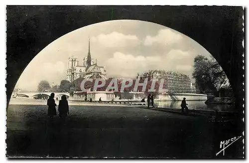 Cartes postales moderne Sous les Ponts de Paris l'Ile de la Cite Notre Dame