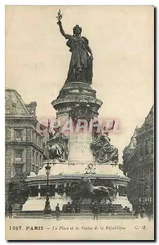 Cartes postales Paris La Place et la Statue de la Republique Lion