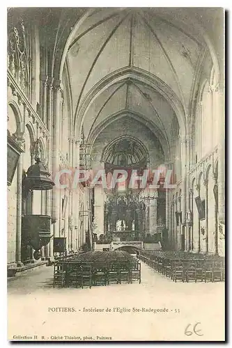 Ansichtskarte AK Poitiers Interieur de l'Eglise Ste Radegonde