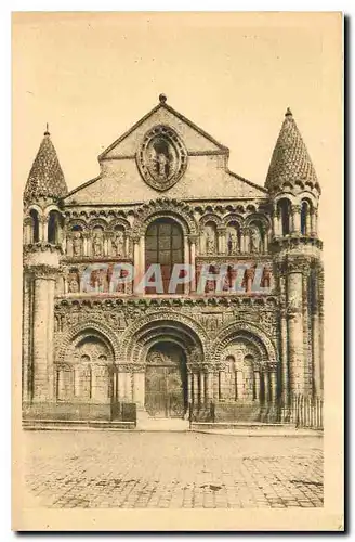 Ansichtskarte AK Poitiers Vienne Facade principale Ouest de Notre Dame la Grande