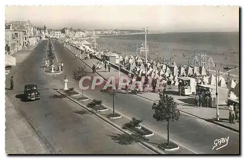 Cartes postales Les Sables d'Olonne Vendee Le Remblai et la Plage