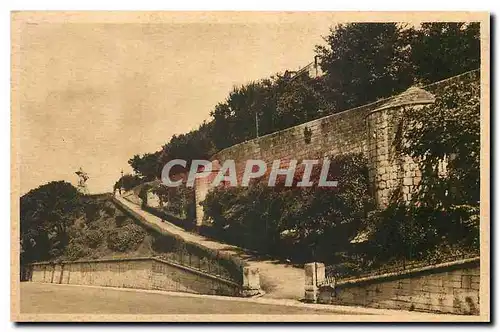Cartes postales Angouleme Les anciens Remparts