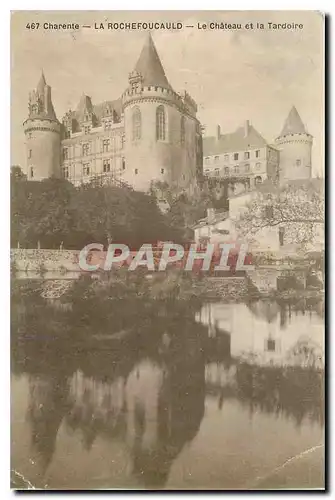 Ansichtskarte AK Charente La Rochefoucauld Le Chateau et la Tardoire