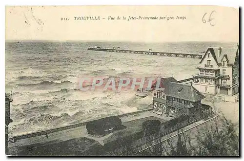 Cartes postales Trouville Vue de la Jetee Promenade par gros temps