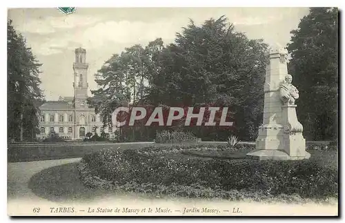 Ansichtskarte AK Tarbes La Statue de Massey et le Musee Jardin Massey