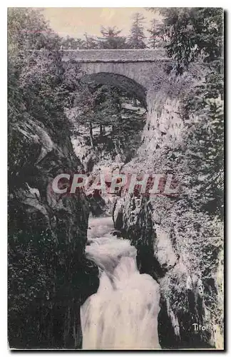 Cartes postales Les Beaux Paysages de France Les Pyrenees Cauterets d'Espagne