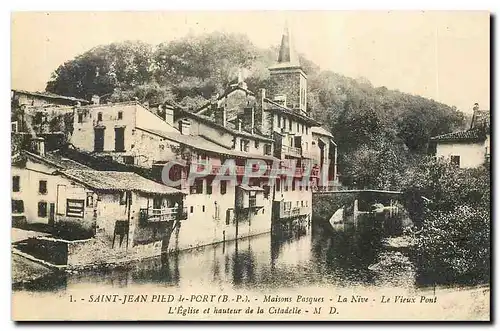 Ansichtskarte AK Saint Jean Pied de Port B P Maisons Pasques La Nive Le Vieux Pont l'Eglise