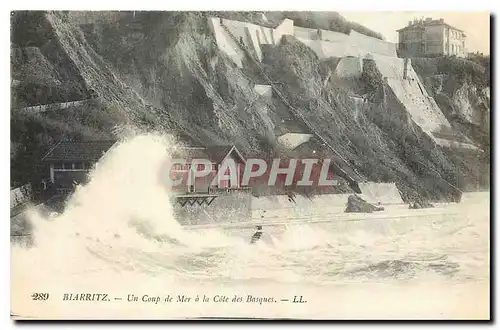 Ansichtskarte AK Biarritz Un Coup de mer a la Cote des Basques