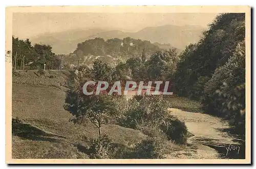 Ansichtskarte AK Le pays Basque St Jean Pied de Port B Pyr La Nive et le Village dans son large Cirque