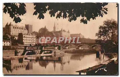 Ansichtskarte AK Pau B P le Chateau Henri IV vu de la rive Gauche du