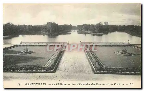 Cartes postales Rambouillet Le Chateau Vue d'Ensemble des Canaux et du Parterre