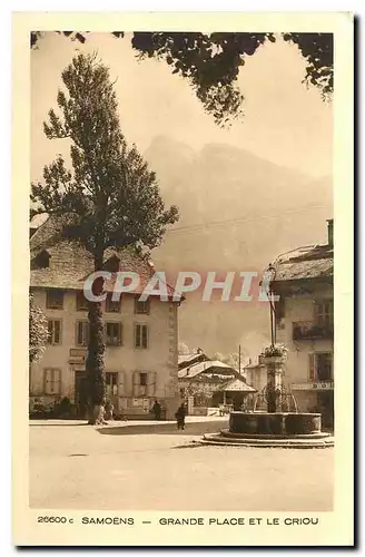 Cartes postales Samoens Grande place et le Criou