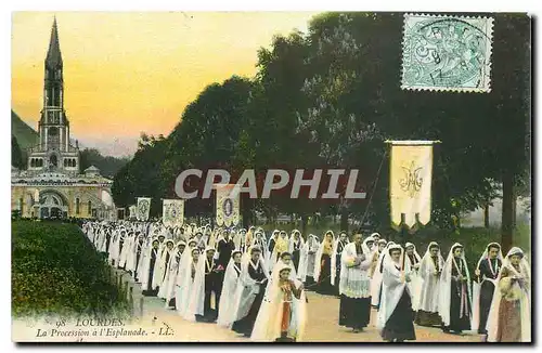 Cartes postales Lourdes La Procession a l'Esplanade