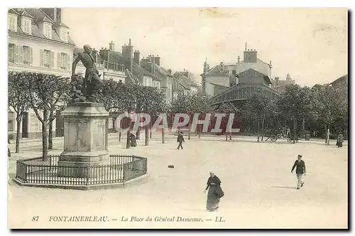 Ansichtskarte AK Fontainebleau La Place du General Damesme