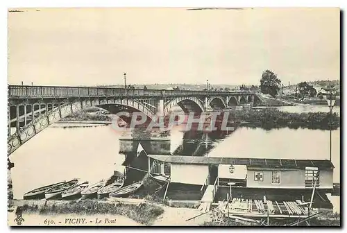 Cartes postales Vichy Le Pont Bateau Croix Rouge