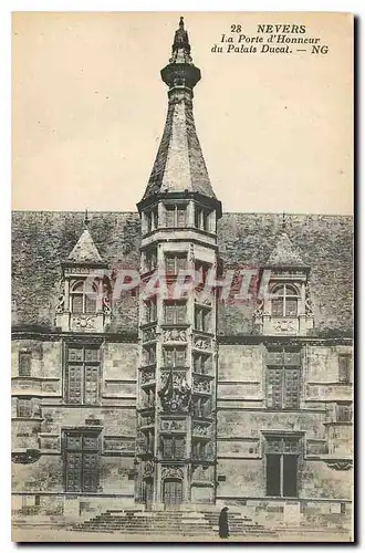 Ansichtskarte AK Nevers La Porte d'Honneur du Palais Ducal