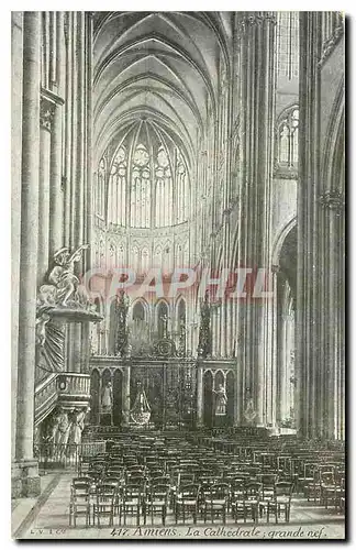 Cartes postales Amiens La Cathedrale grande nef