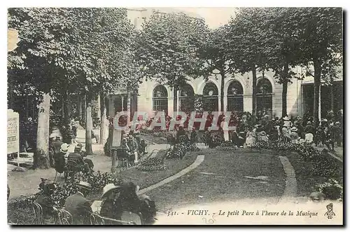 Cartes postales Vichy Le petit Parc a l'heure de la Musique