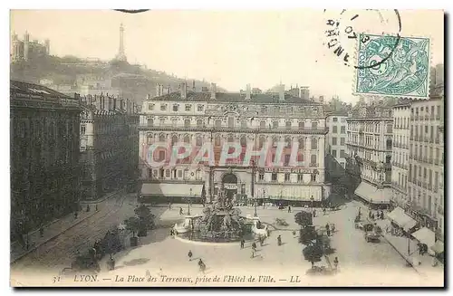 Cartes postales Lyon La Place des Terreaux pres de l'Hotel de Ville