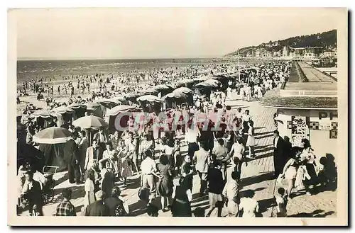 Ansichtskarte AK Deauville Plage fleurie La Plage vers Trouville