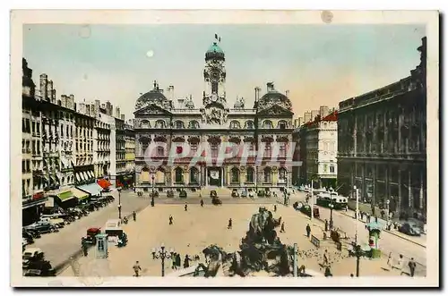 Cartes postales Lyon Place des Terreaux L'Hotel de Ville et Fontaine Bartholdi