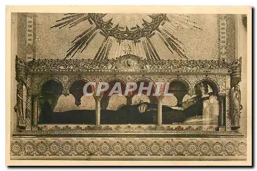 Cartes postales Paray le Monial S et L Monastere de la Visitation Chasse renfermant les Reliques de Ste Margueri