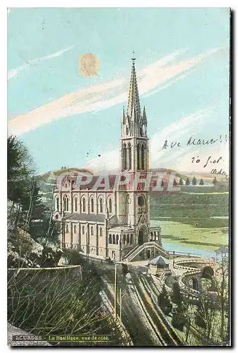 Cartes postales Lourdes La Basilique vue du Cote