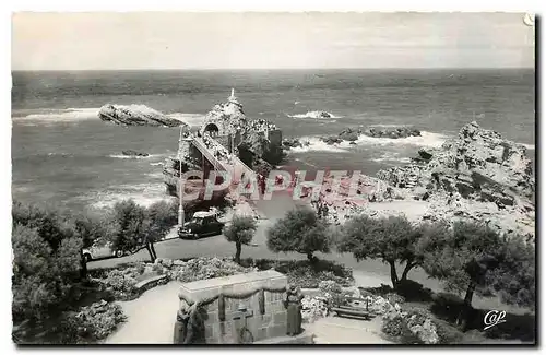 Ansichtskarte AK Biarritz le Rocher de la Vierge et le Monument aux Morts