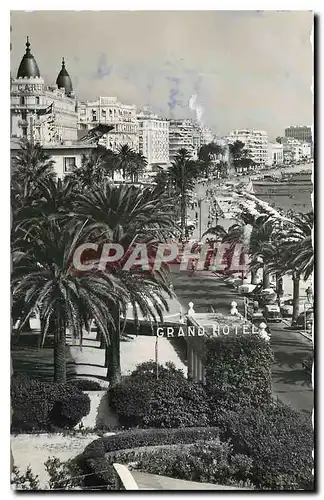 Cartes postales La Cote d'azur Cannes Les Hotels Vue generale de la Croisette