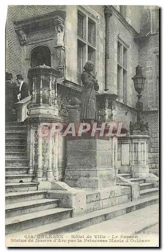 Cartes postales Orleans Hotel de Ville Le Perron Statue de Jeanne D'Arc par la Princesse Marie d'Orleans
