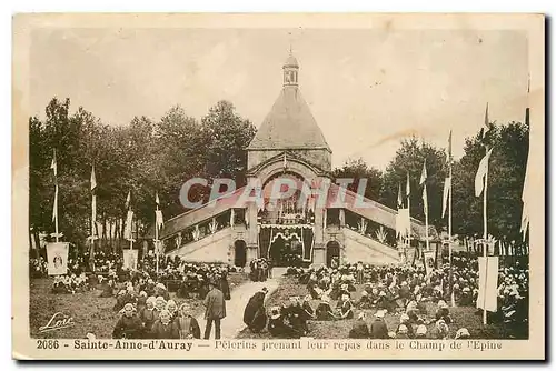 Ansichtskarte AK Sainte Anne d'Auray Pelerins prenant leur repas dans le Champ de l'Epine