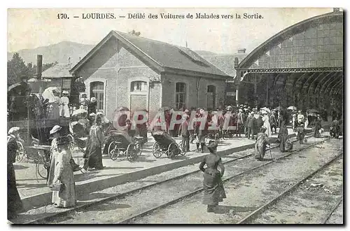 Ansichtskarte AK Lourdes Defile des Voitures de Malades vers la Sortie