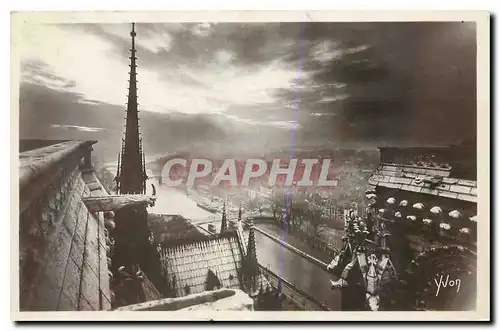 Cartes postales Paris Lever de doleil pris des tours de Notre Dame