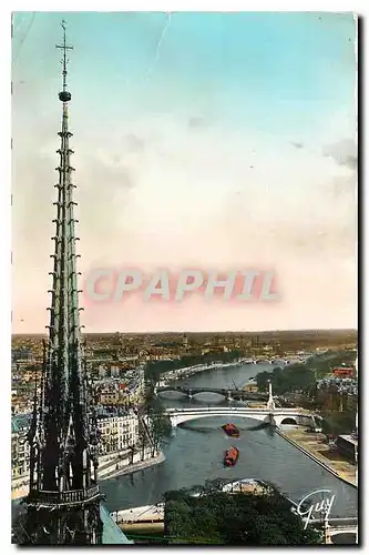 Cartes postales Paris et ses Merveilles La fleche de Notre Dame et panorama de la Seine en amont