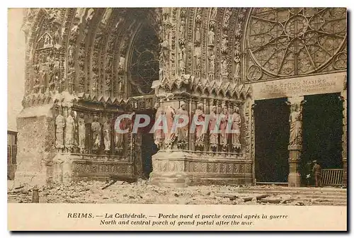 Ansichtskarte AK Reims La Cathedrale Porche central apres la guerre